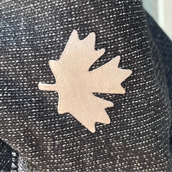 Roots Salt & Pepper Two Tone Grey Classic Hoodie (L) - Picture 7 of 16